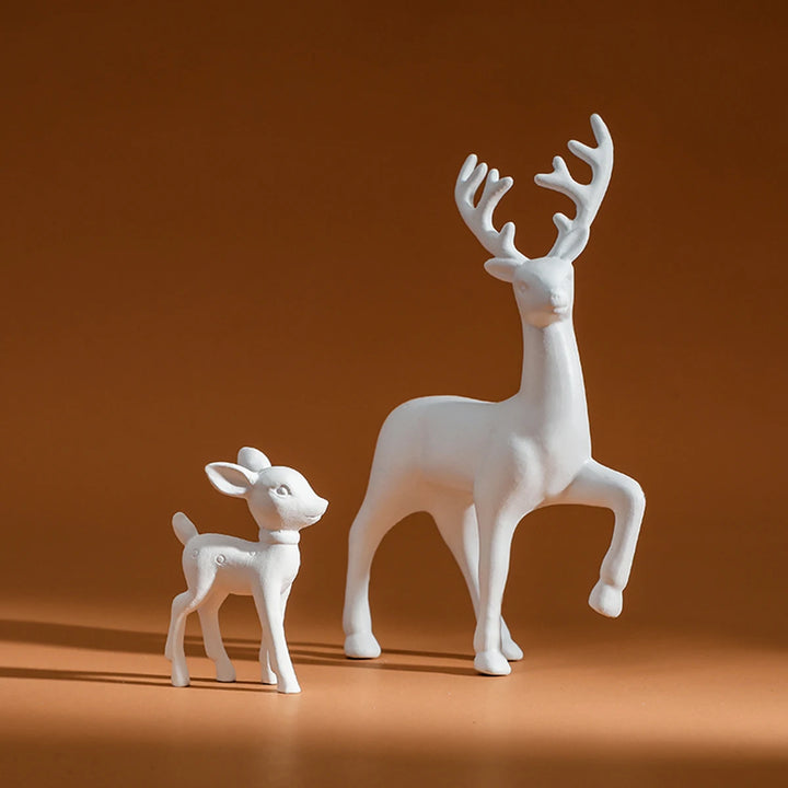 Christmas deer set with lifelike woodland design