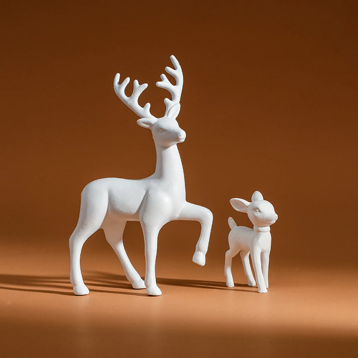 Christmas deer set with lifelike woodland design
