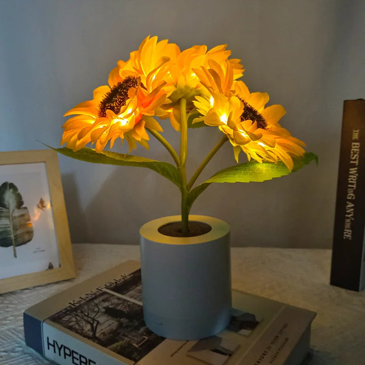 Sunflower Lamp with dimmable light and USB charging