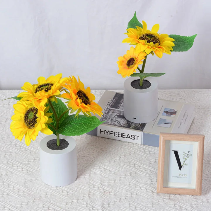 Sunflower Lamp with dimmable light and USB charging