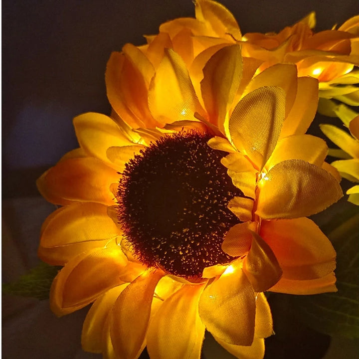 Sunflower Lamp with dimmable light and USB charging