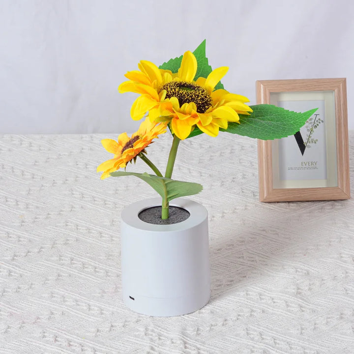 Sunflower Lamp with dimmable light and USB charging