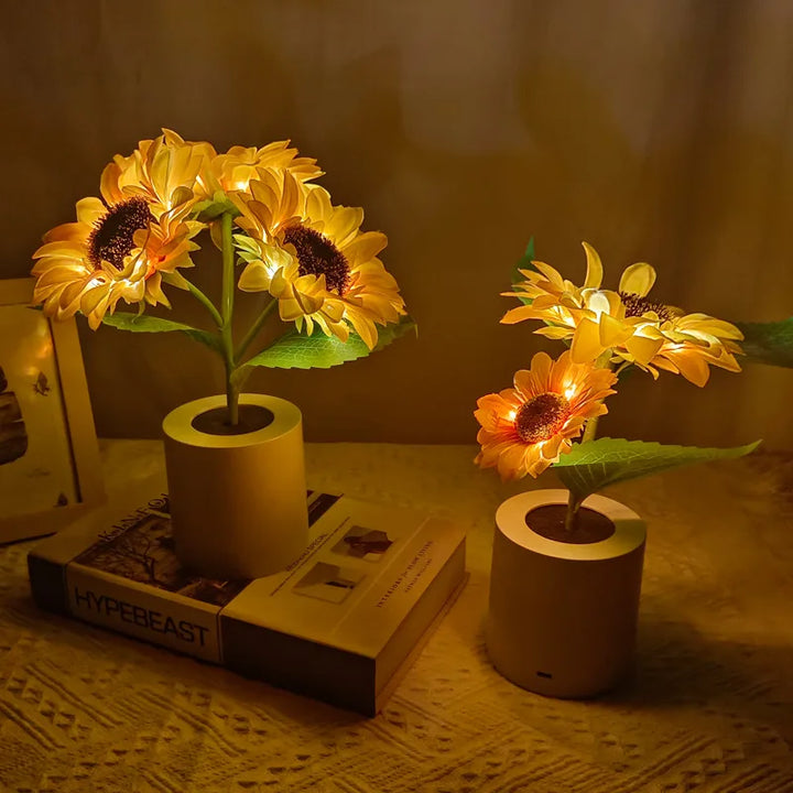 Sunflower Lamp with dimmable light and USB charging