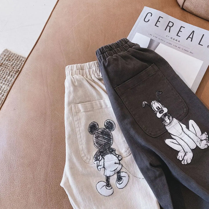 
Boys denim pants with Mickey Mouse
Disney casual trousers for boys
Boys mid-waist elastic denim pants
Mickey Mouse pants for boys aged 4-6
Casual Disney pants for spring season
Boys Mickey Mouse embroidered jeans
Full length denim trousers for boys
Boys cartoon print casual pants
