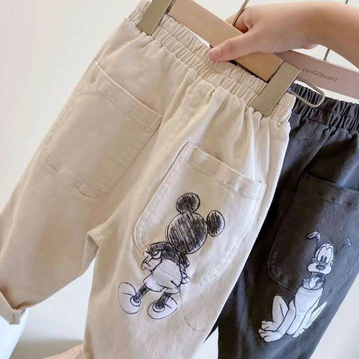 
Boys denim pants with Mickey Mouse
Disney casual trousers for boys
Boys mid-waist elastic denim pants
Mickey Mouse pants for boys aged 4-6
Casual Disney pants for spring season
Boys Mickey Mouse embroidered jeans
Full length denim trousers for boys
Boys cartoon print casual pants
